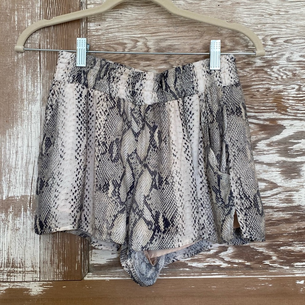 Lavender Brown snake print loose fitted shorts